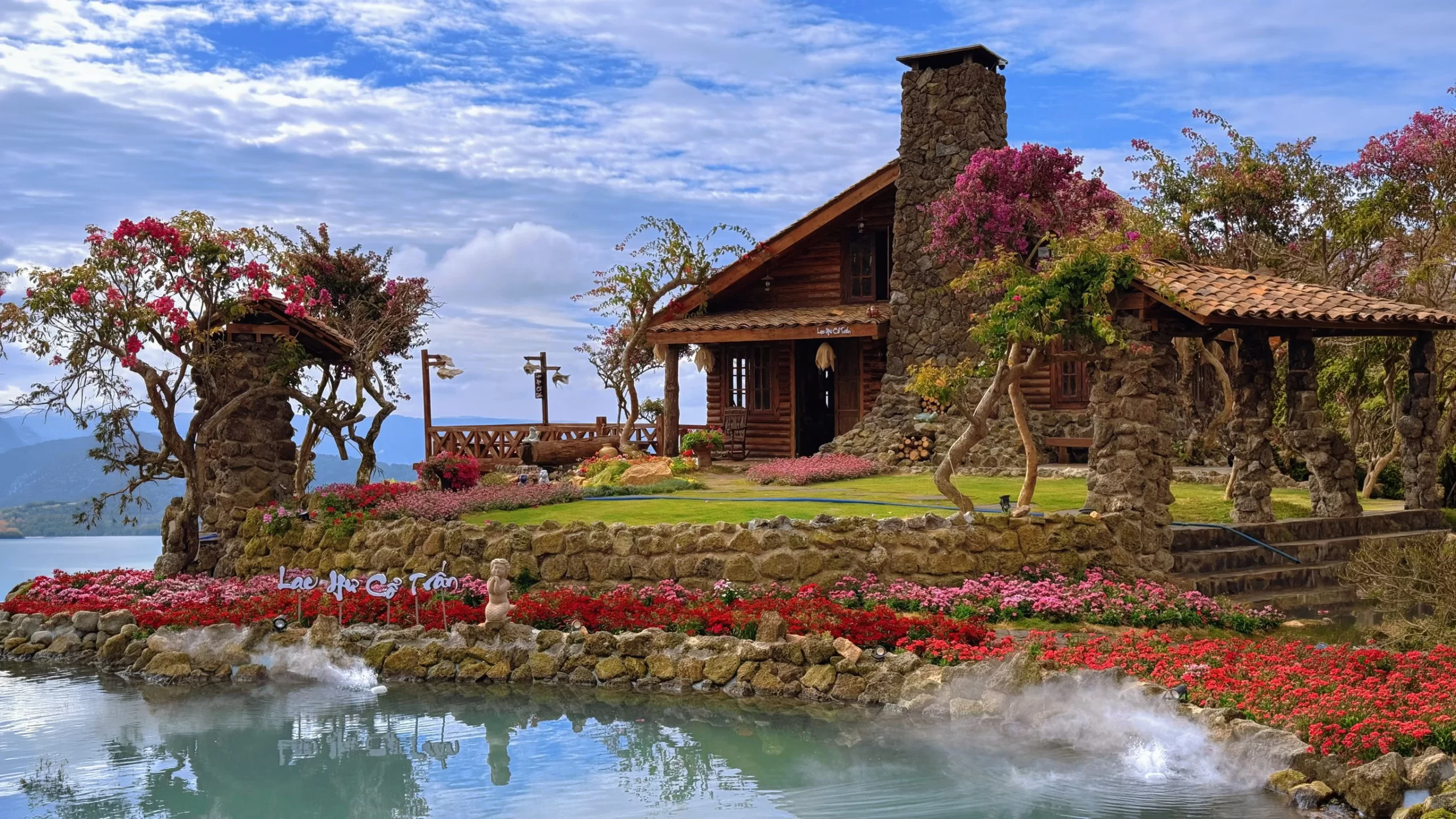 Kiến trúc mái ngói